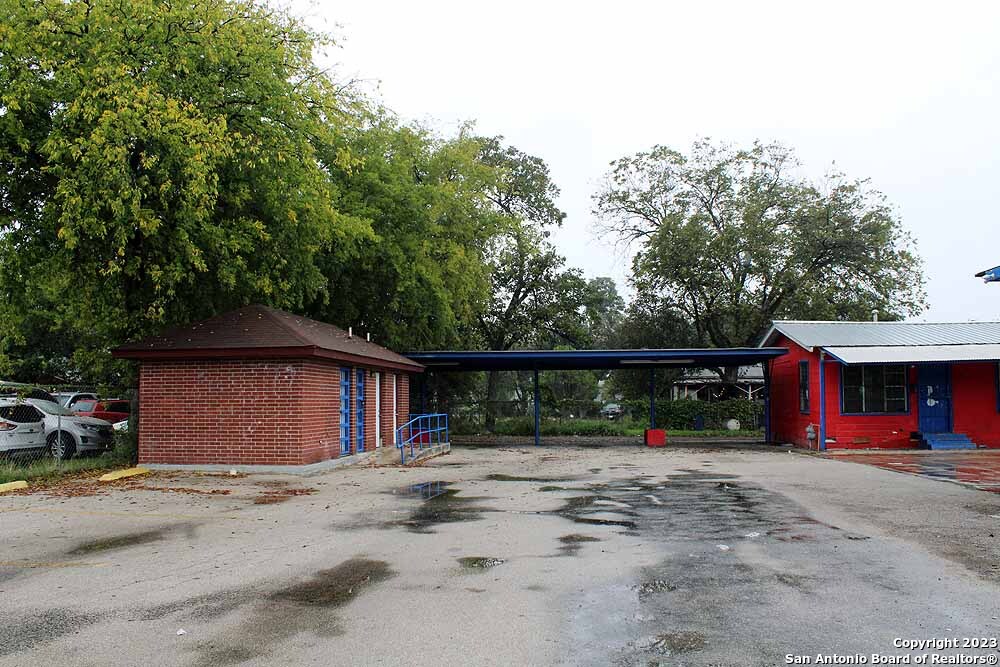 2203 W Commerce Street San Antonio TX 78207