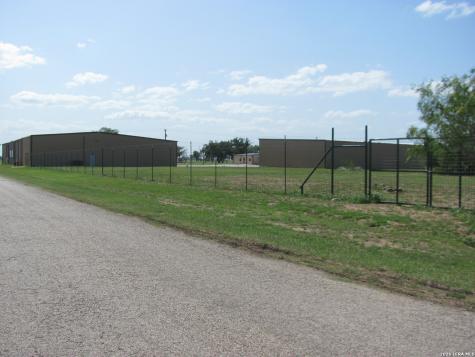 568 Carter Street Hondo TX 78861
