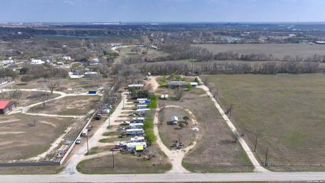 501, 505 & 509 Lakeview Mcqueeney TX 78123