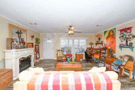 501, 505 & 509 Lakeview Mcqueeney TX 78123
