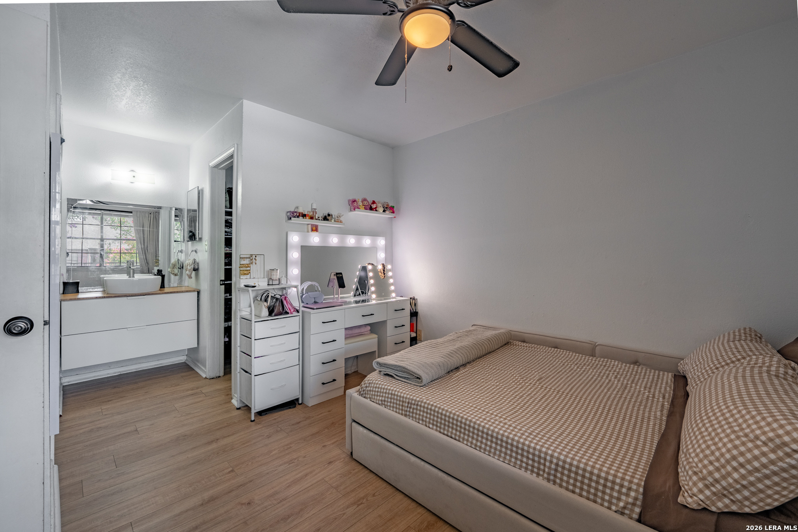 4803 Hamilton Wolfe San Antonio TX 78240