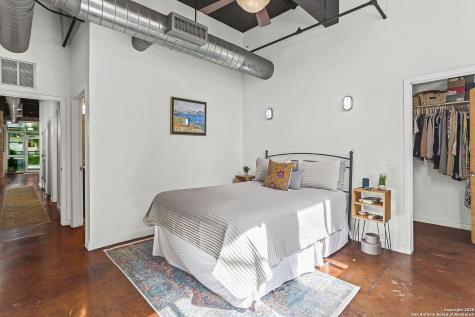 1339 S Flores San Antonio TX 78204