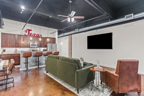 1339 S Flores San Antonio TX 78204