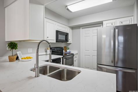 5359 Fredericksburg San Antonio TX 78229