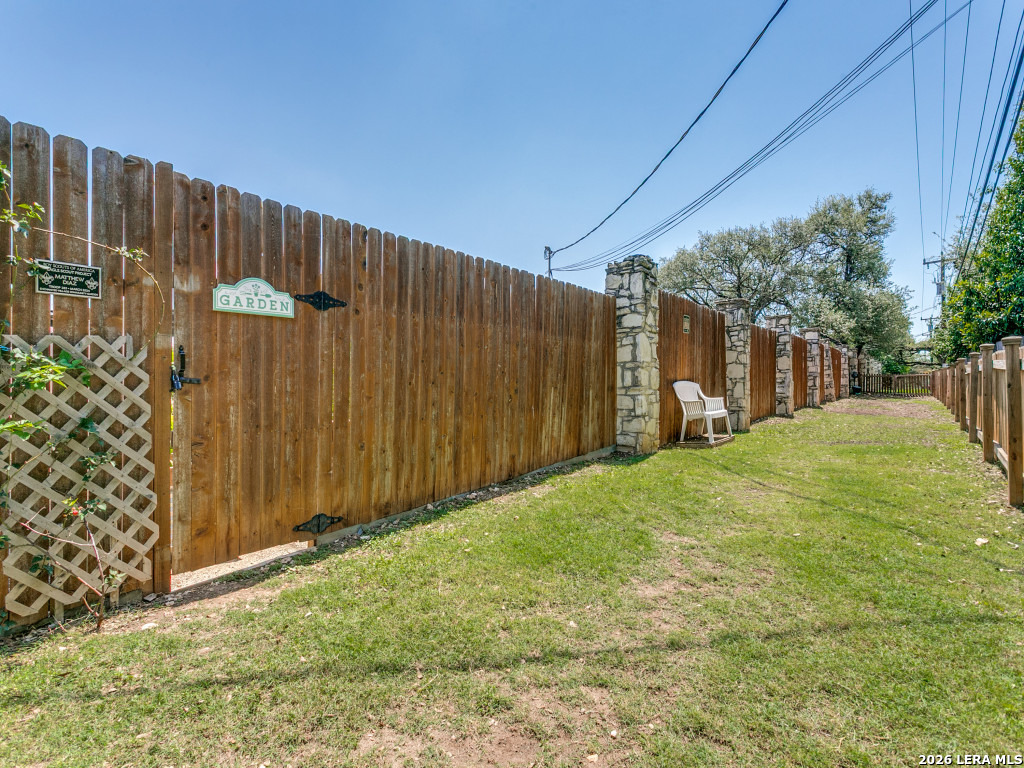 612 Strings Drive San Antonio TX 78216