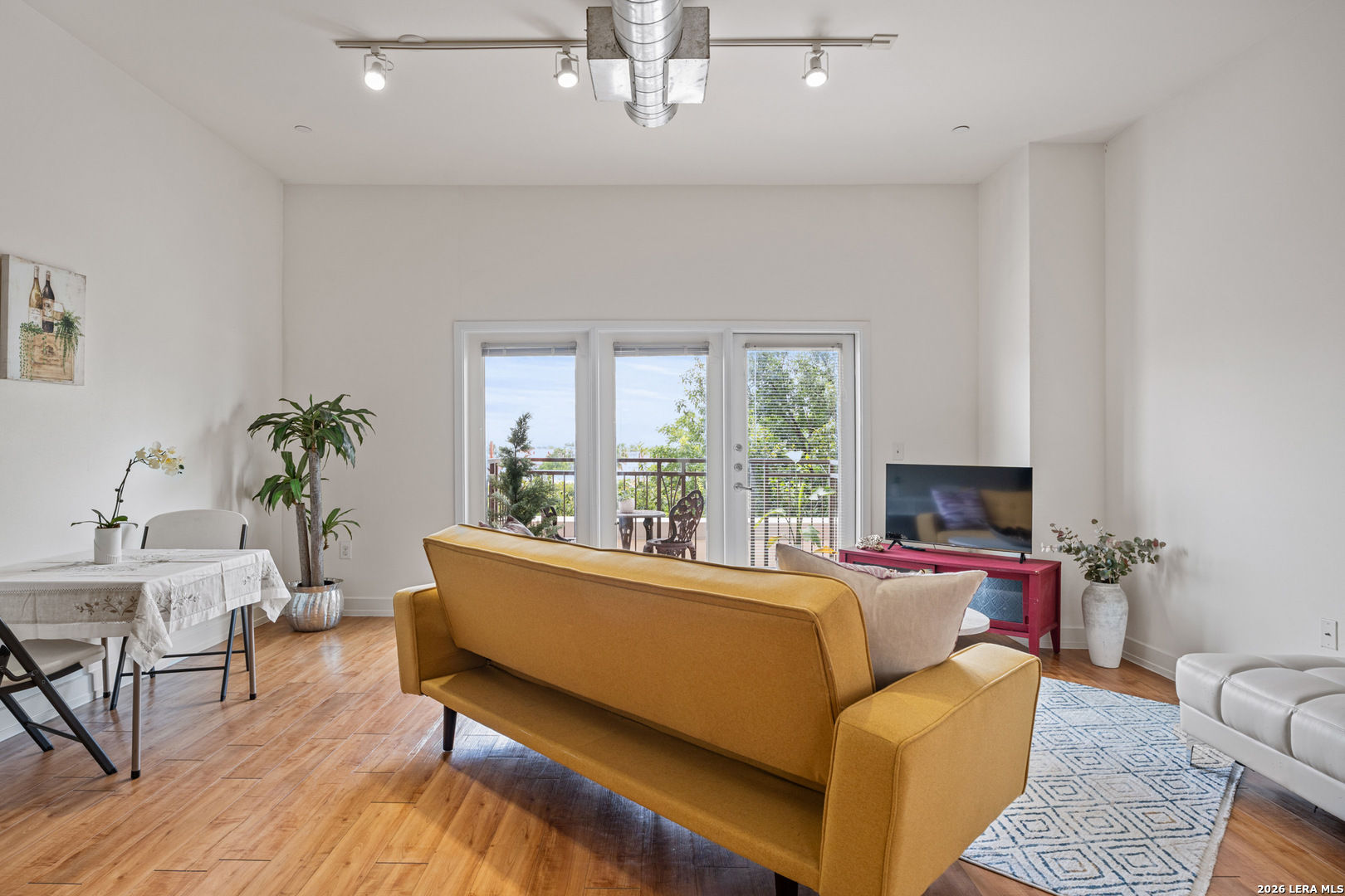 1401 S Flores San Antonio TX 78204