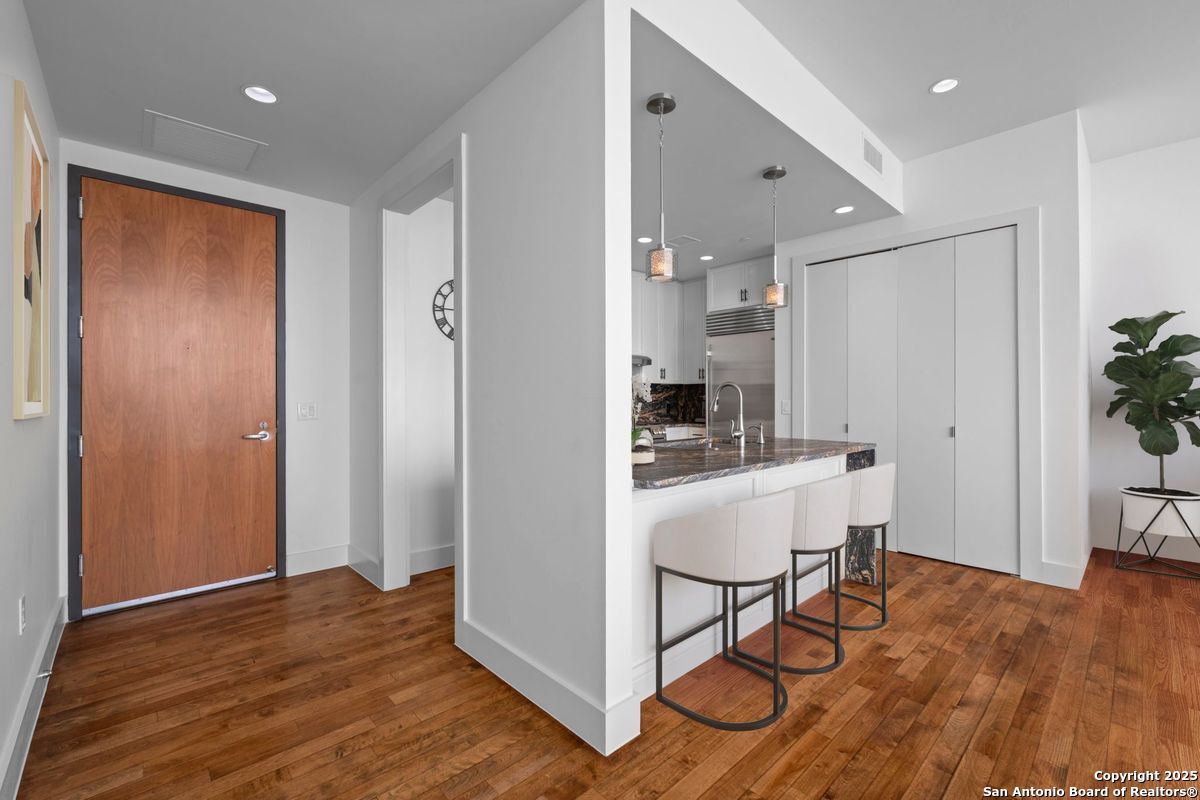 610 E Market San Antonio TX 78205