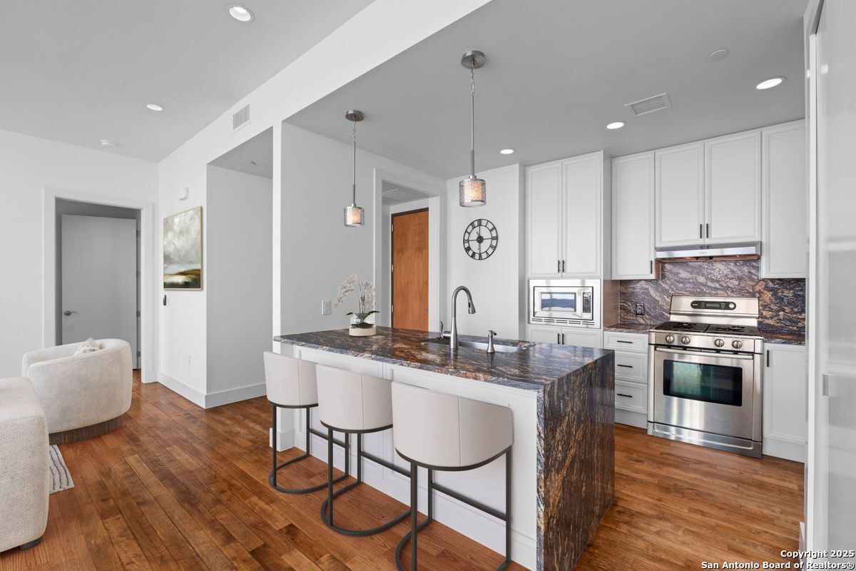 610 E Market San Antonio TX 78205