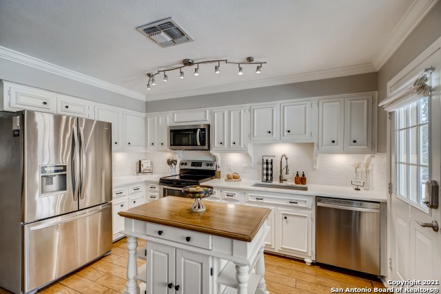 2611 Eisenhauer Road San Antonio TX 78209