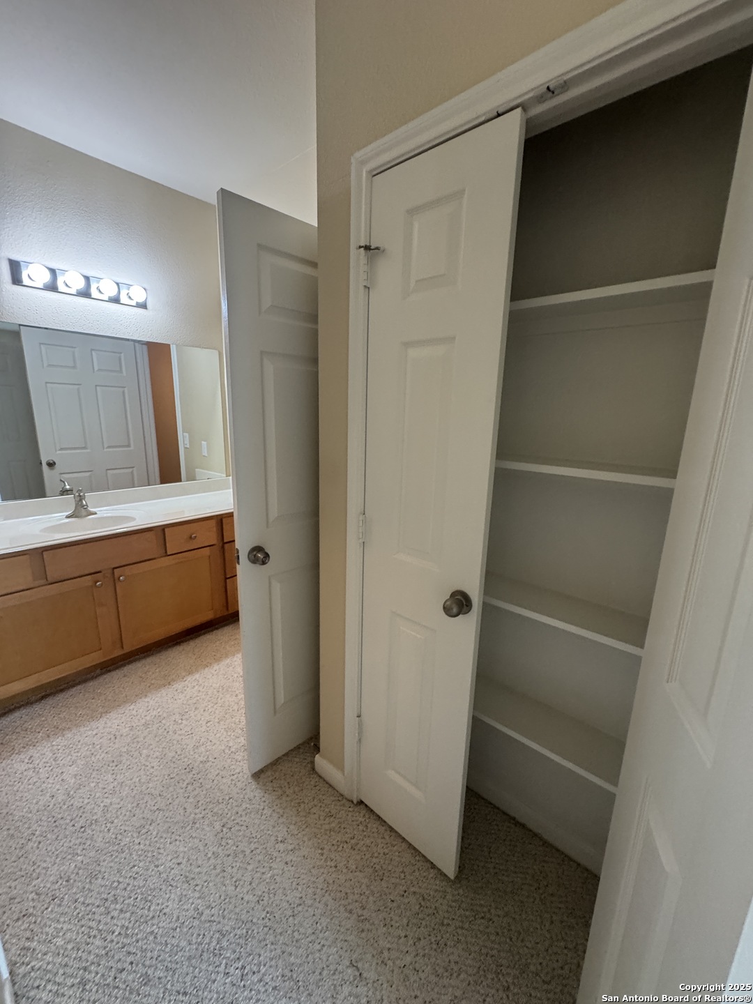 6160 Eckhert San Antonio TX 78240
