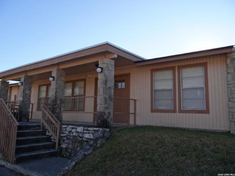 1051 Country Club Seguin TX 78155