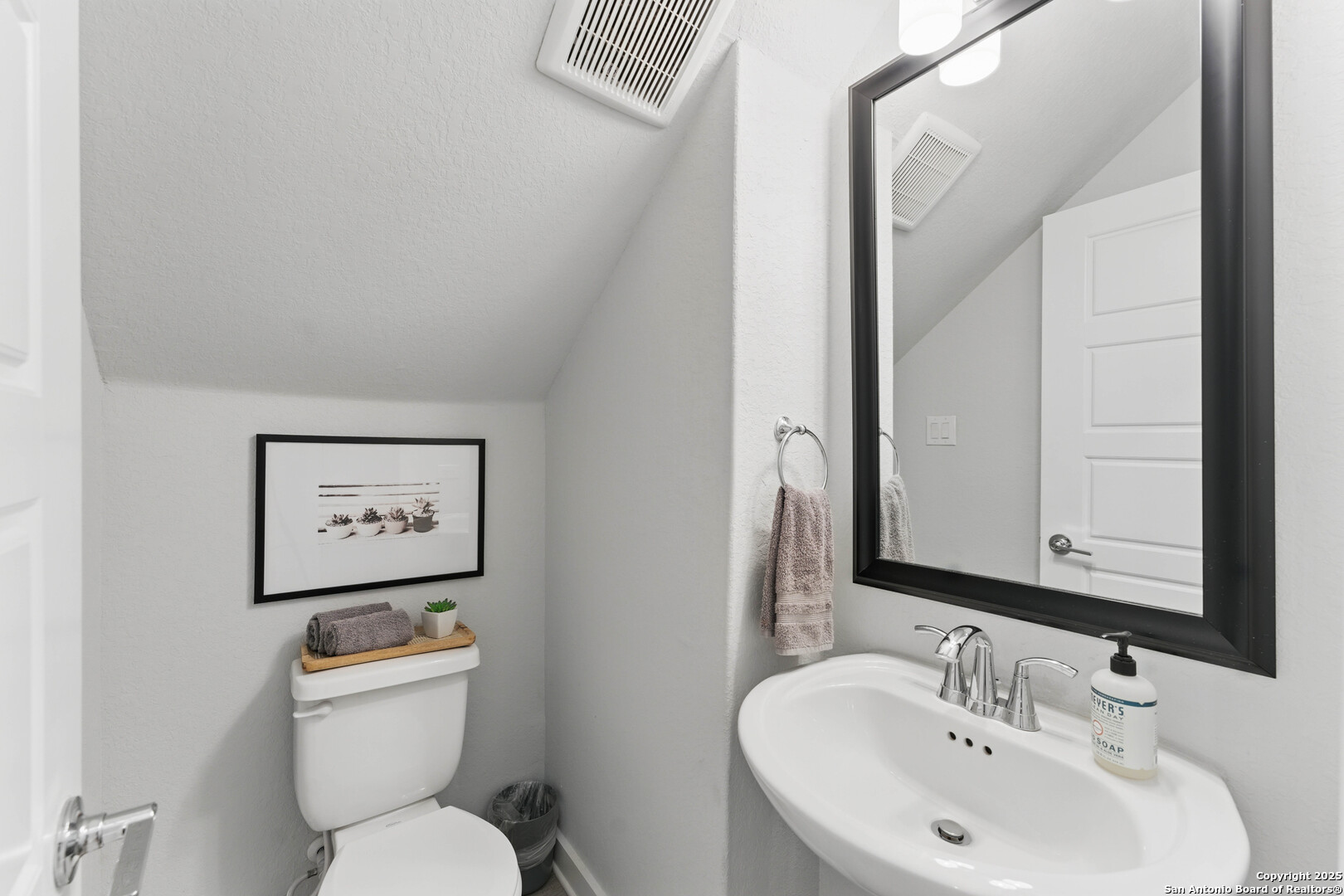 5843 Whitby Road San Antonio TX 78240