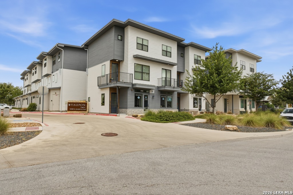 1208 N Academy New Braunfels TX 78130