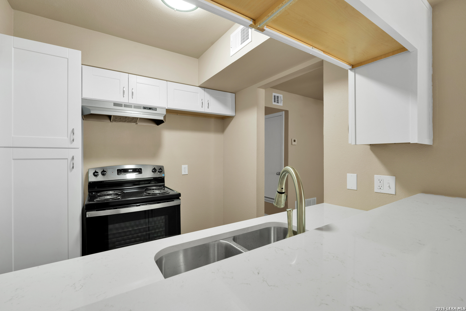 8702 Village San Antonio TX 78217