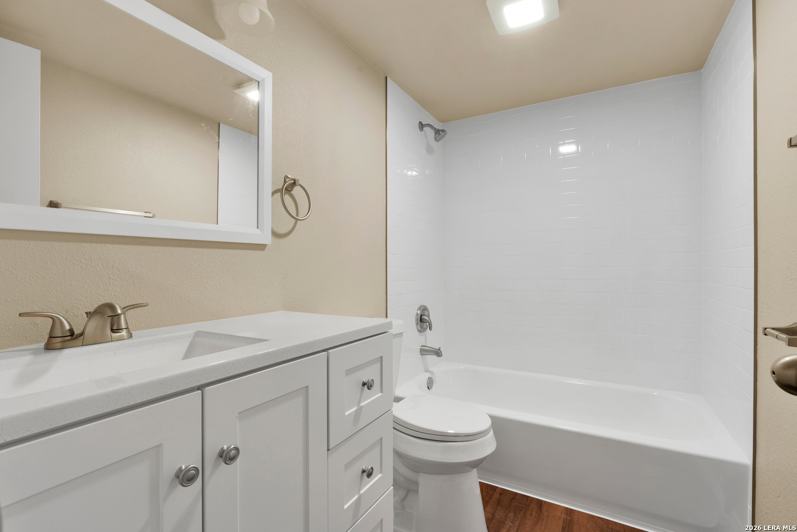 8702 Village San Antonio TX 78217