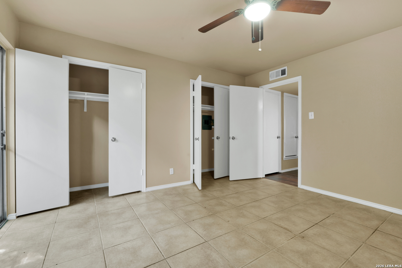 8702 Village San Antonio TX 78217