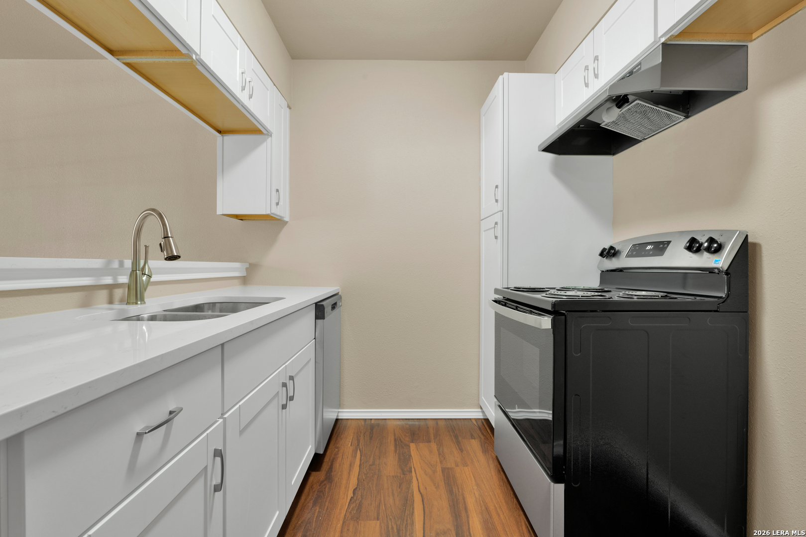 8702 Village San Antonio TX 78217