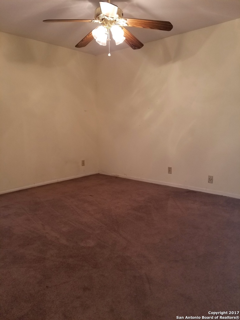 8702 Village San Antonio TX 78217
