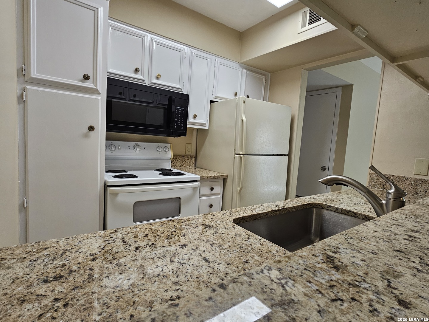 8702 Village San Antonio TX 78217