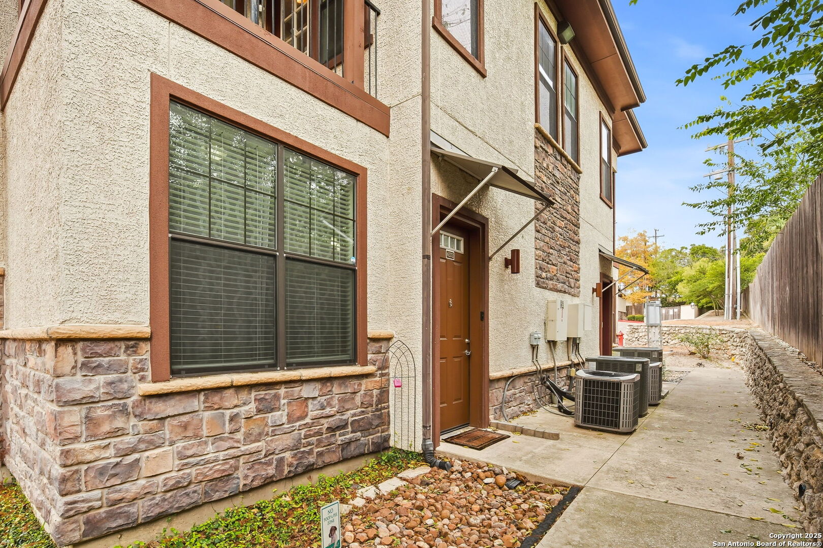 7342 Oak Manor San Antonio TX 78229