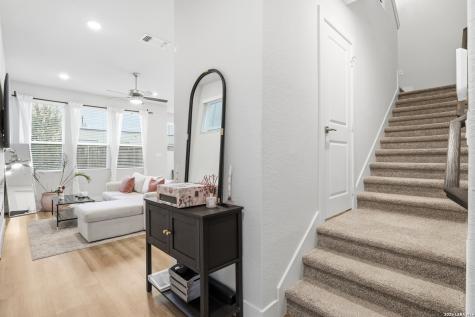 8851 Oakland San Antonio TX 78240