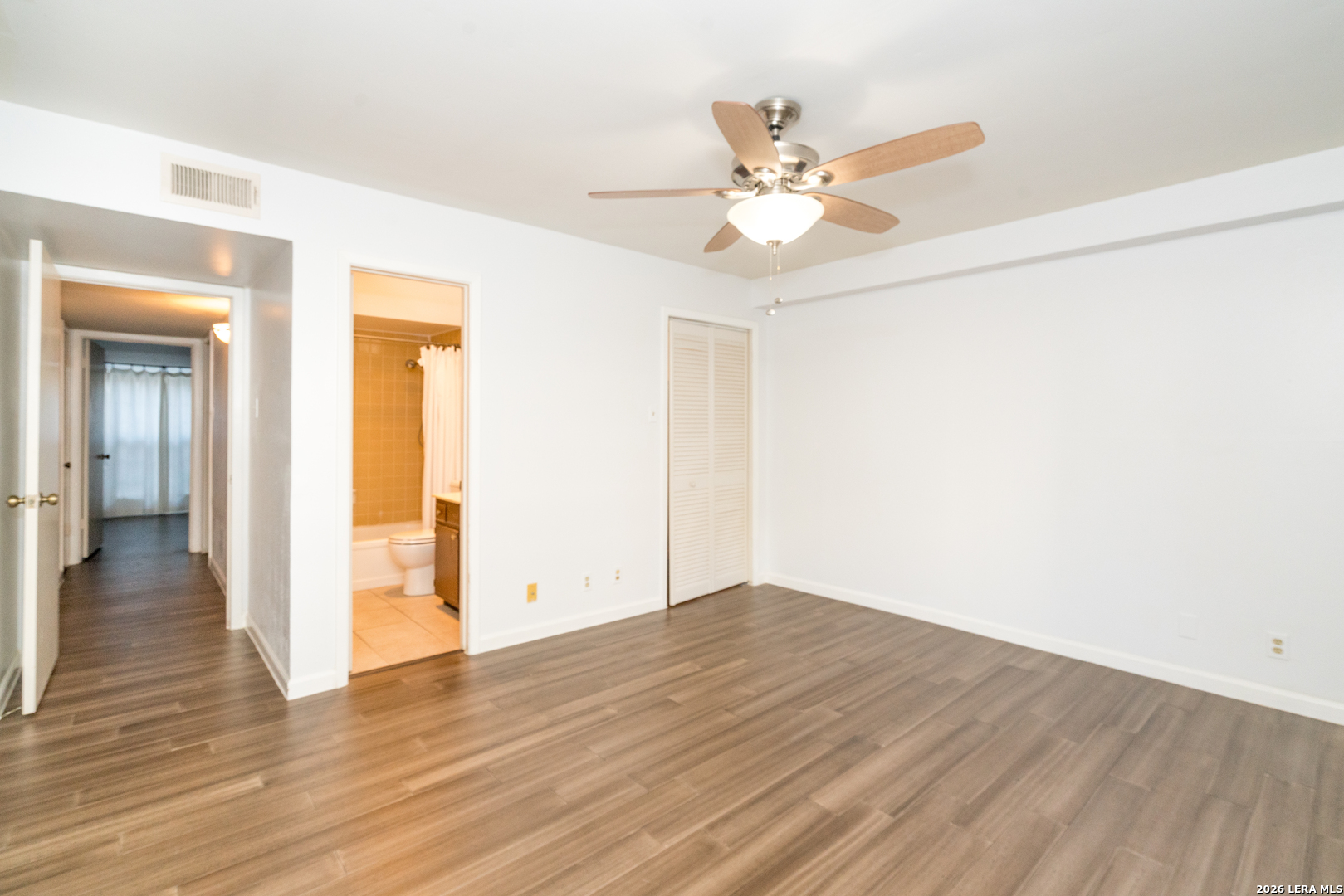 8702 Village San Antonio TX 78217