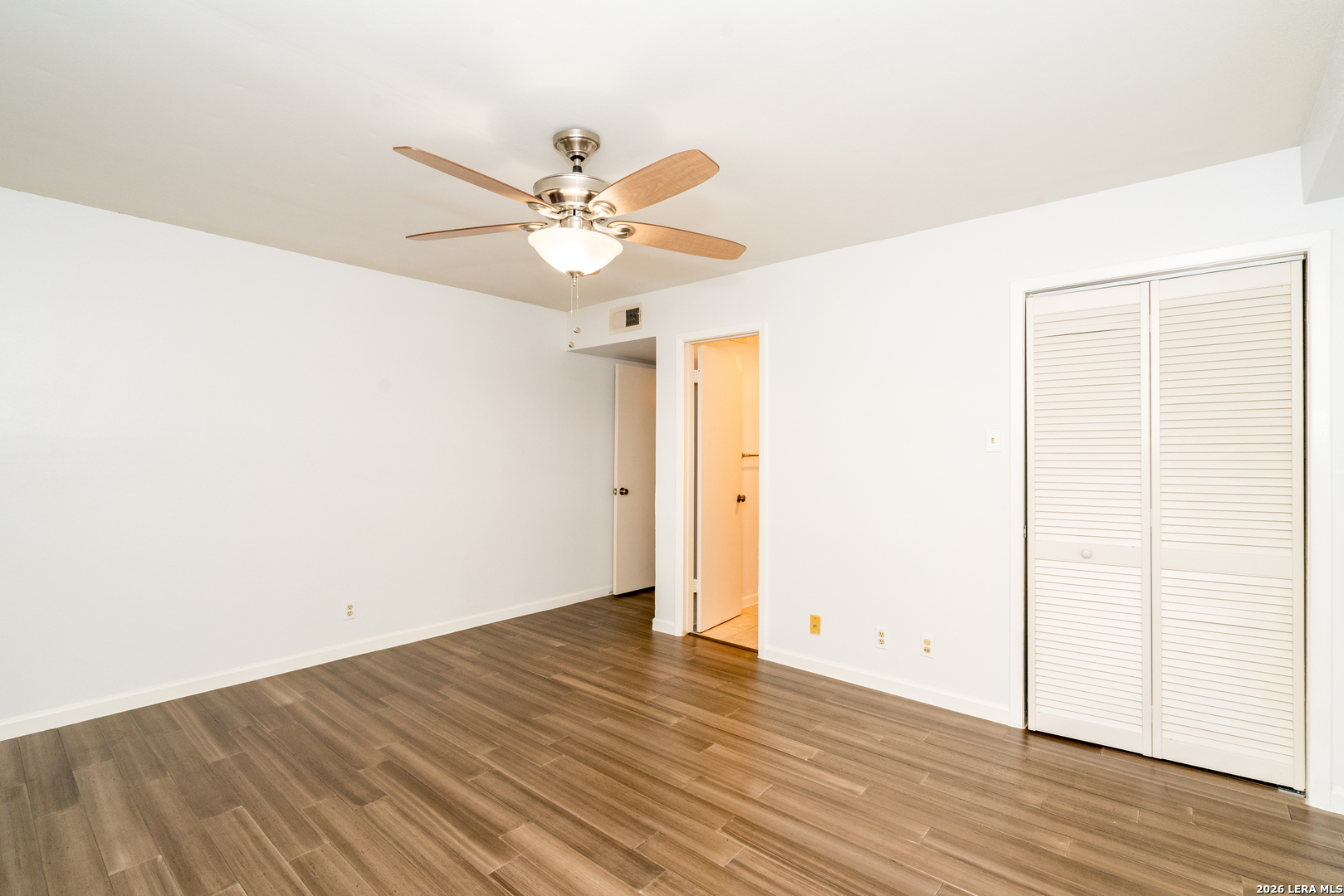 8702 Village San Antonio TX 78217