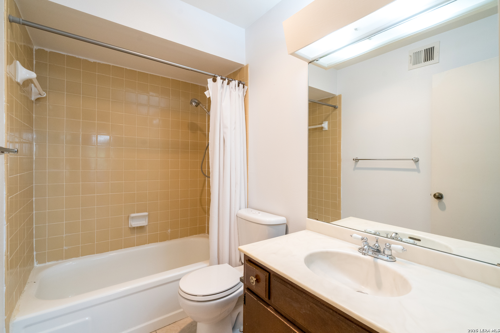8702 Village San Antonio TX 78217