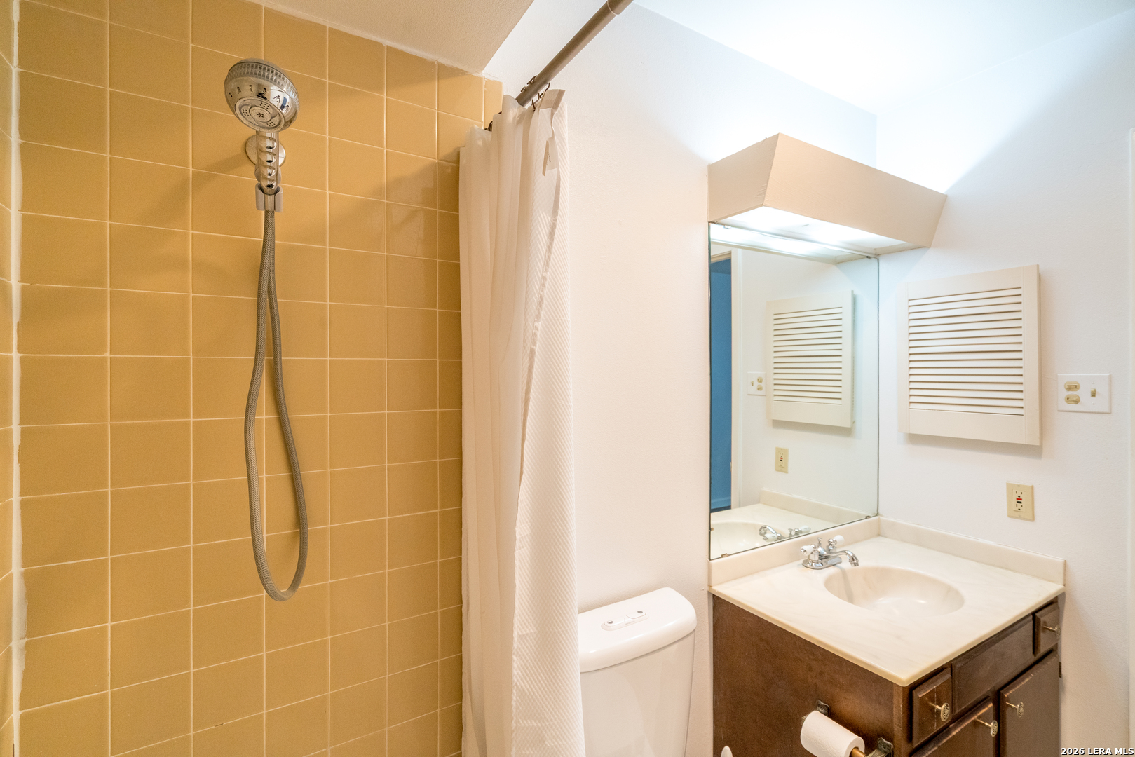 8702 Village San Antonio TX 78217