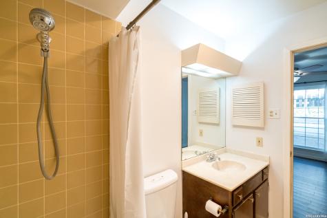 8702 Village San Antonio TX 78217