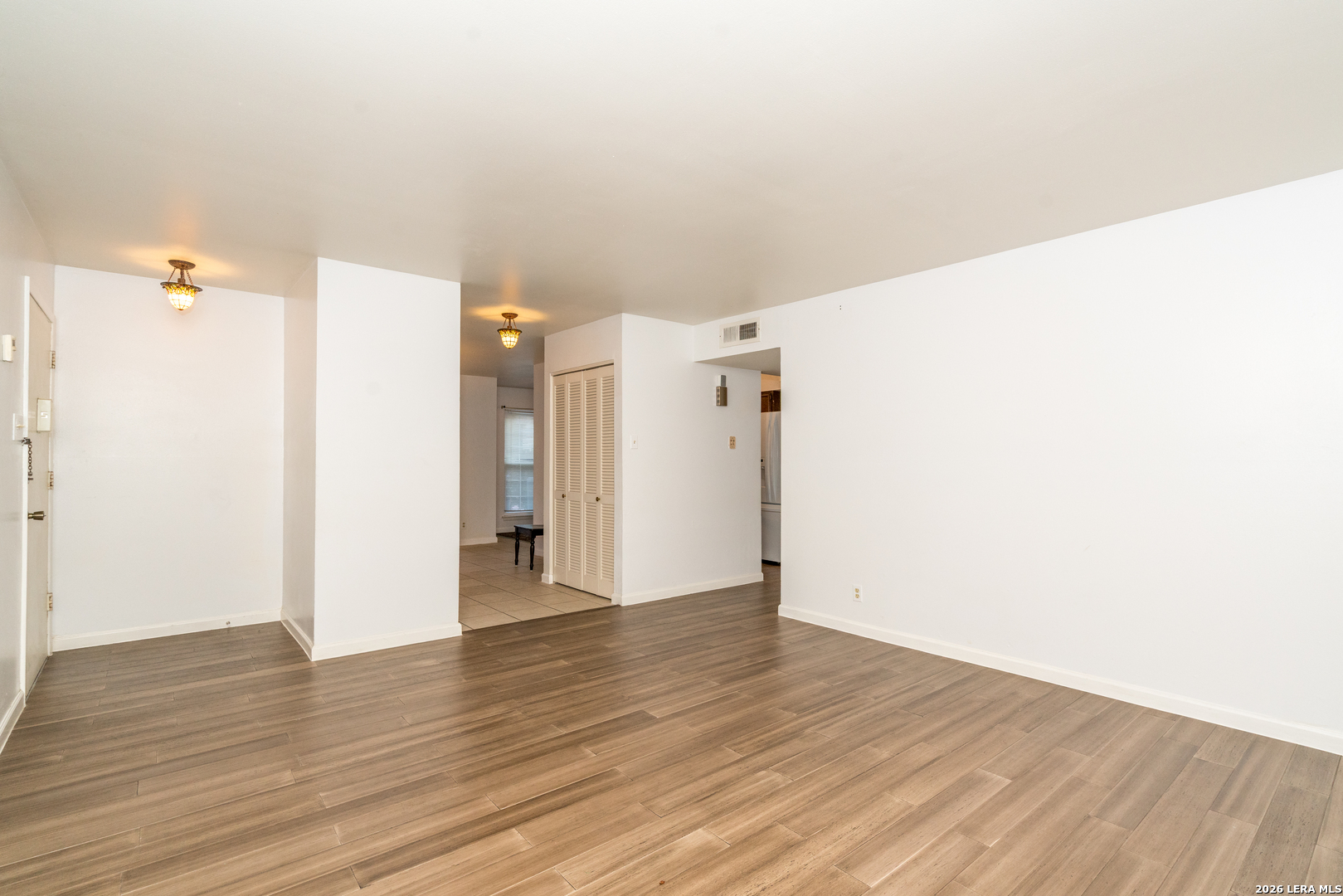8702 Village San Antonio TX 78217