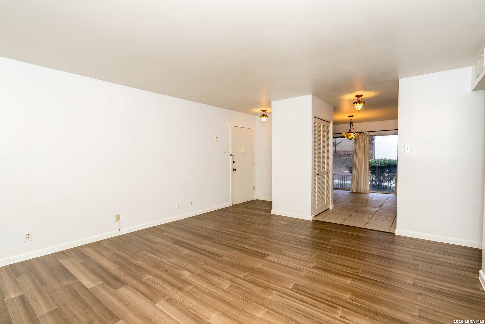 8702 Village San Antonio TX 78217