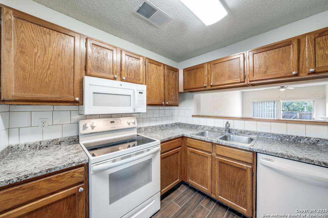 10254 Dover Ridge San Antonio TX 78250
