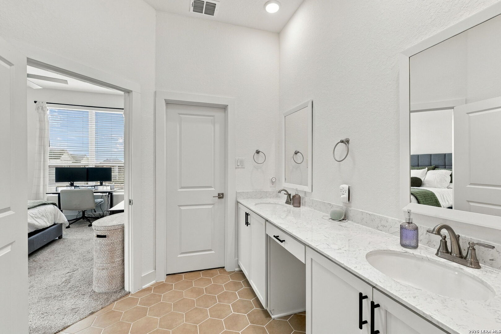 8851 Oakland Road San Antonio TX 78240