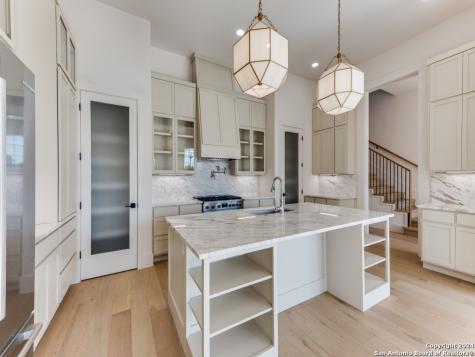103 E Wildwood San Antonio TX 78212