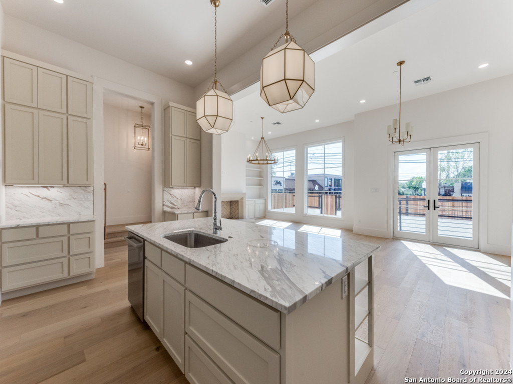 103 E Wildwood San Antonio TX 78212