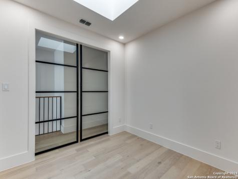 103 E Wildwood San Antonio TX 78212