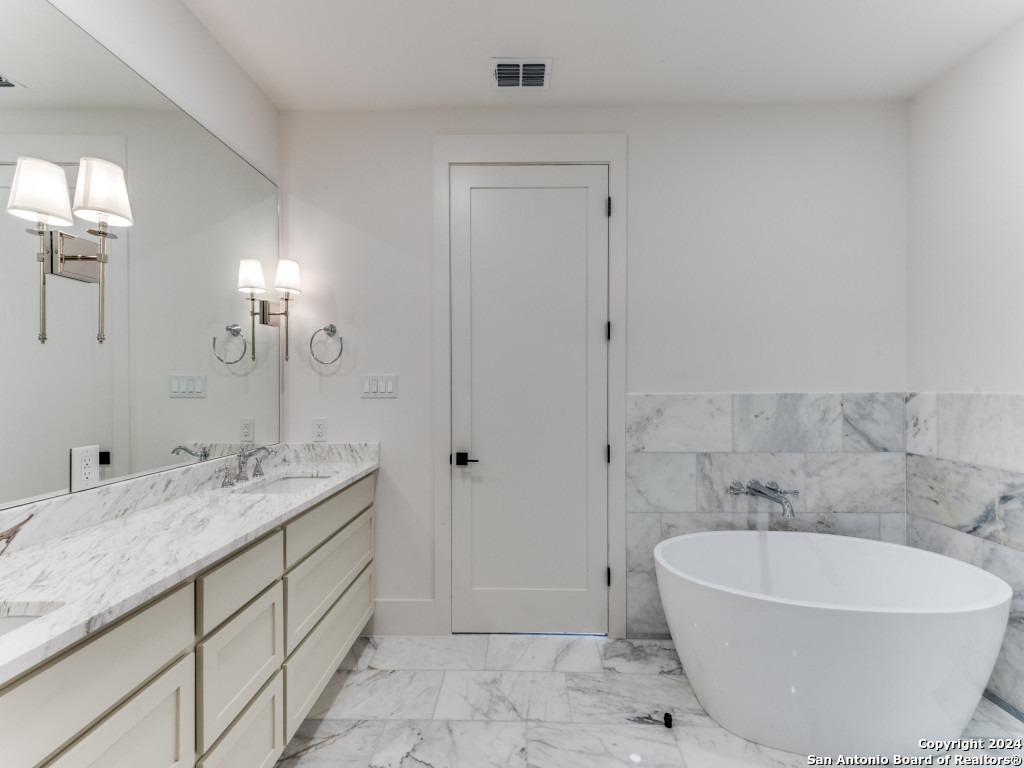 103 E Wildwood San Antonio TX 78212