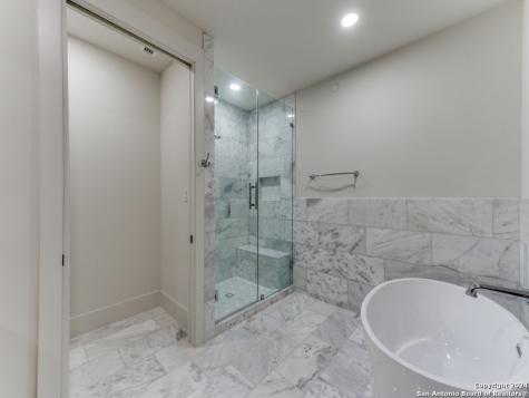 103 E Wildwood San Antonio TX 78212