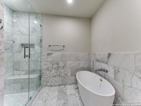 103 E Wildwood San Antonio TX 78212