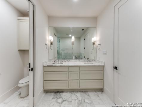 103 E Wildwood San Antonio TX 78212