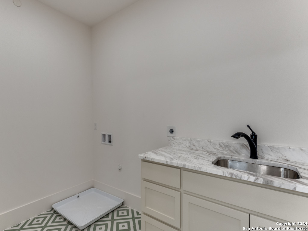 103 E Wildwood San Antonio TX 78212
