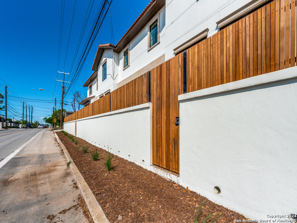 103 E Wildwood San Antonio TX 78212