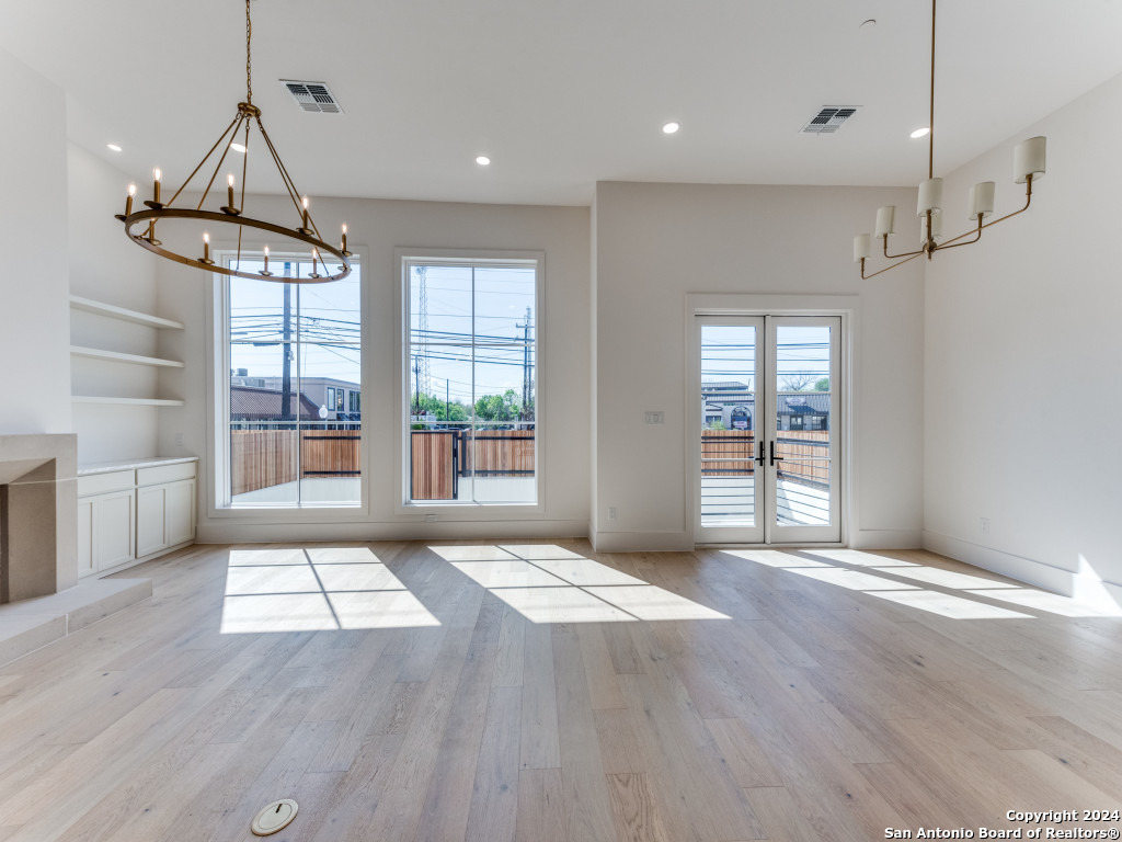 103 E Wildwood San Antonio TX 78212