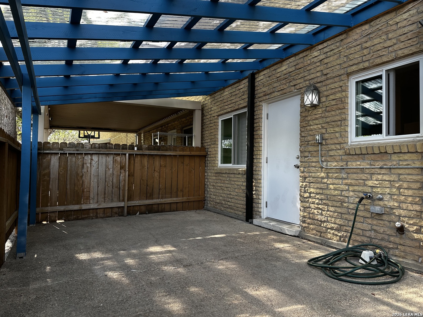 121 W Silver Sands San Antonio TX 78216