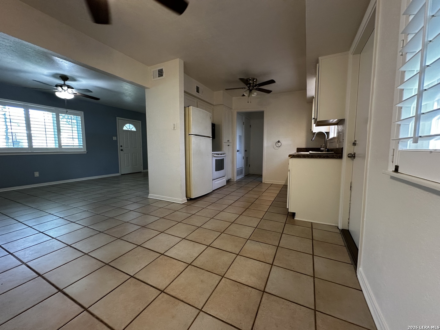 121 W Silver Sands San Antonio TX 78216