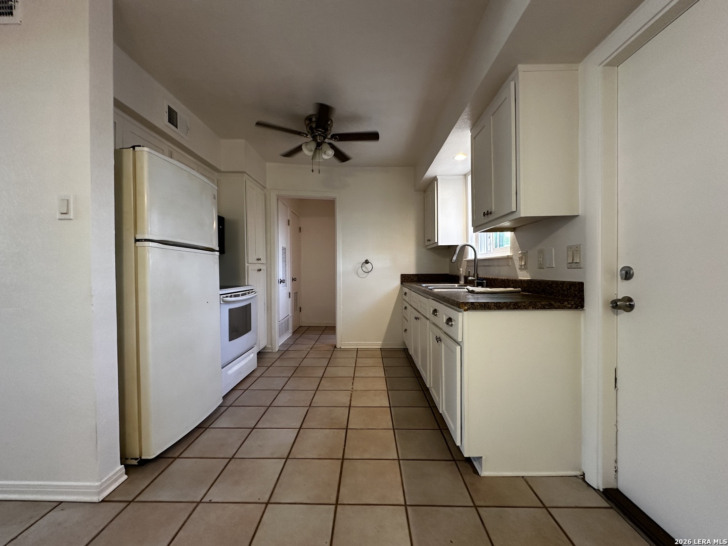 121 W Silver Sands San Antonio TX 78216