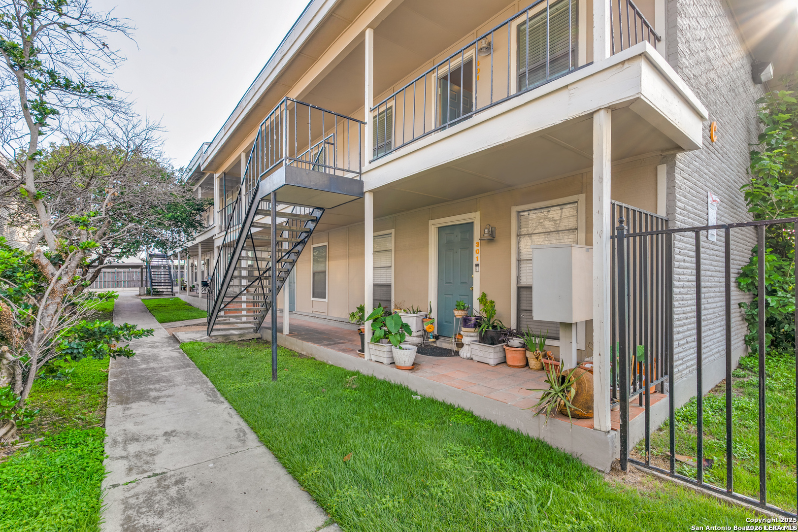 255 E Rampart Drive San Antonio TX 78216