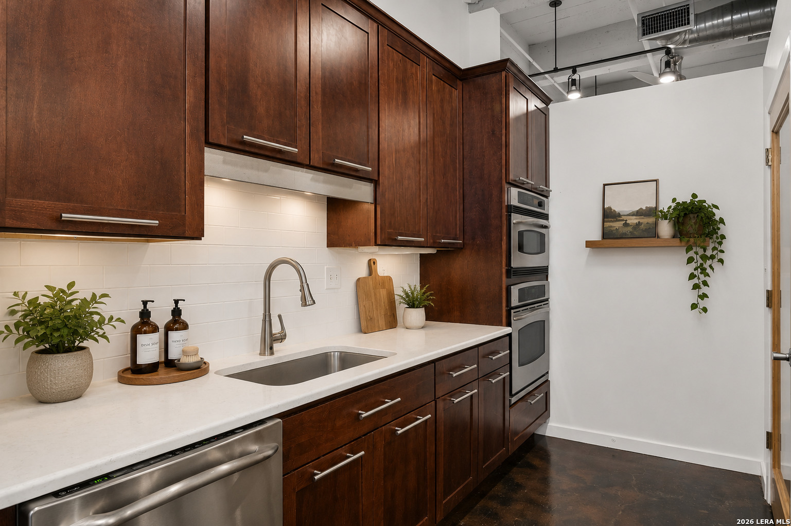 1339 S Flores San Antonio TX 78204
