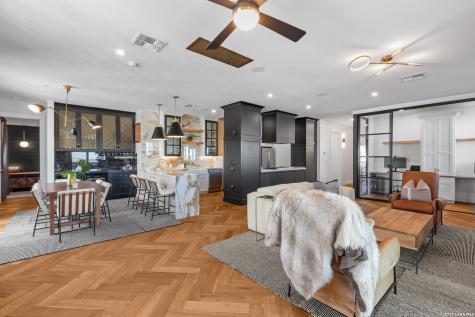 230 Dwyer San Antonio TX 78204